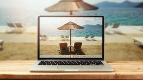 Лето, солнце, море … ноутбук!